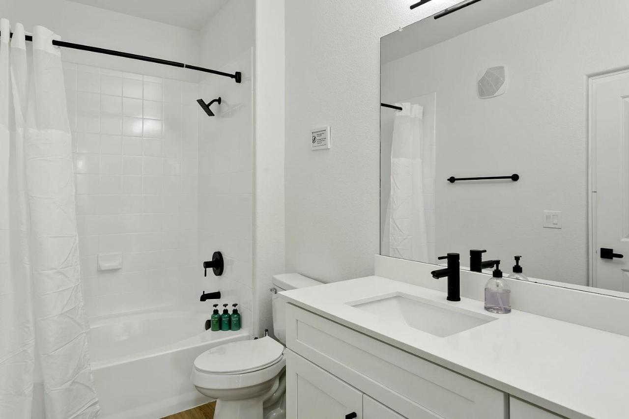Cozysuites Glendale By The Stadium With Pool 06 المظهر الخارجي الصورة